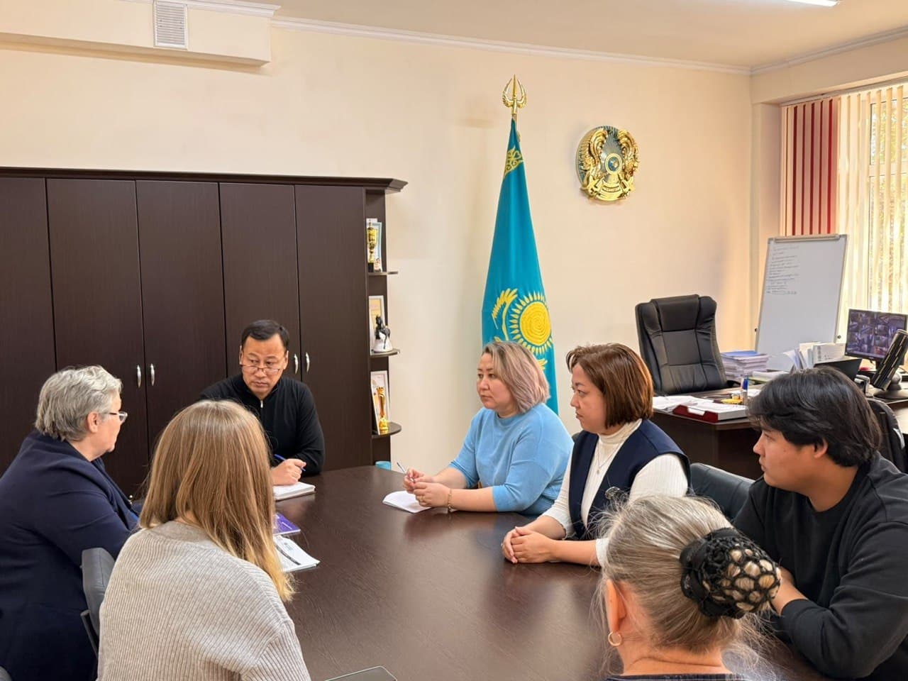 ЖАС МҰҒАЛІМДЕРДІ ҚОЛДАУДАН – ҮЗДІКСІЗ КӘСІБИ ДАМУ МӘДЕНИЕТІН ҚАЛЫПТАСТЫРУҒА