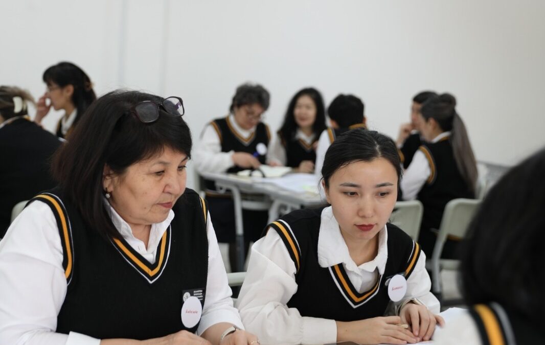 Педагоги делятся мнениями о семинарах предметных тренеров «Өрлеу»